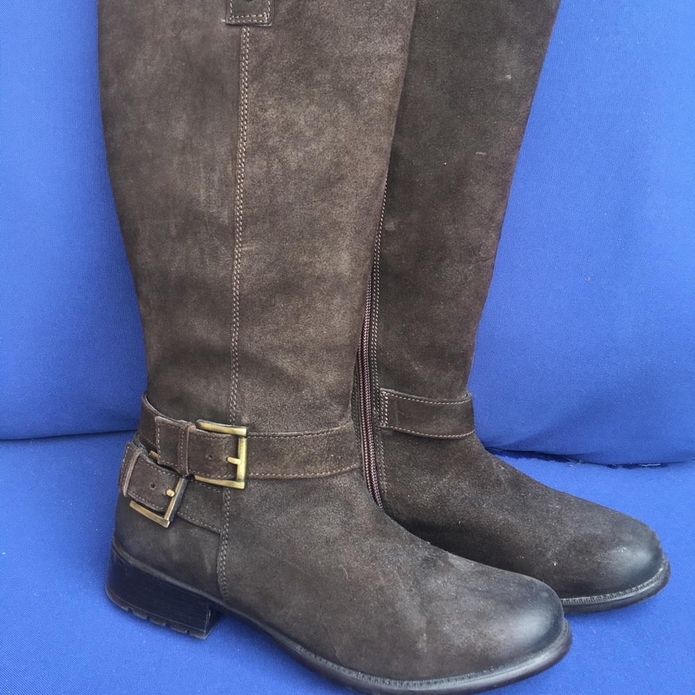 CLARKS BOOTS